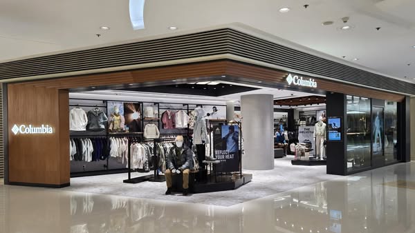 HK$200 voucher + free gift with minimum purchase at new store opening.
