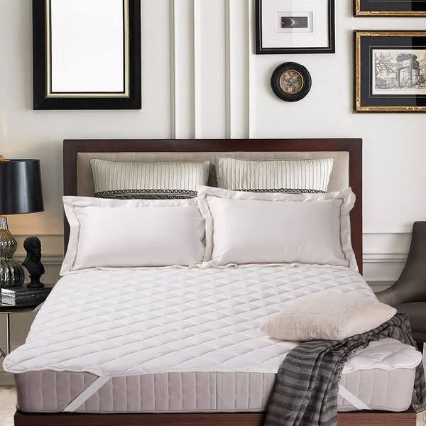 Lazy otter bedding set at fixed price HK$429 online only, July 2-16.