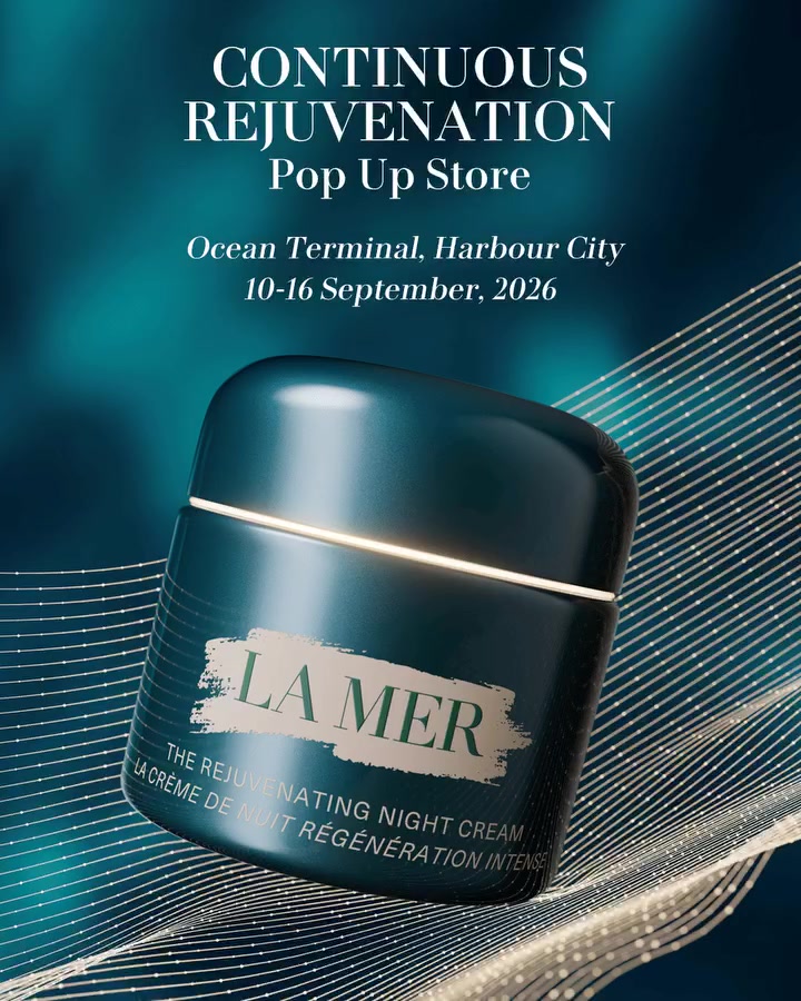 Free smoothie drink with any purchase; enter photo contest for free La Mer cream set.