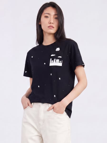 chevignon: Free shipping on online orders over HK$698, or free in-store pickup over HK$498