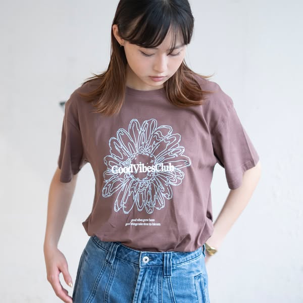 adlib: Good Vibes Club graphic tee at HK$160, discounted from HK$240 for 7 days