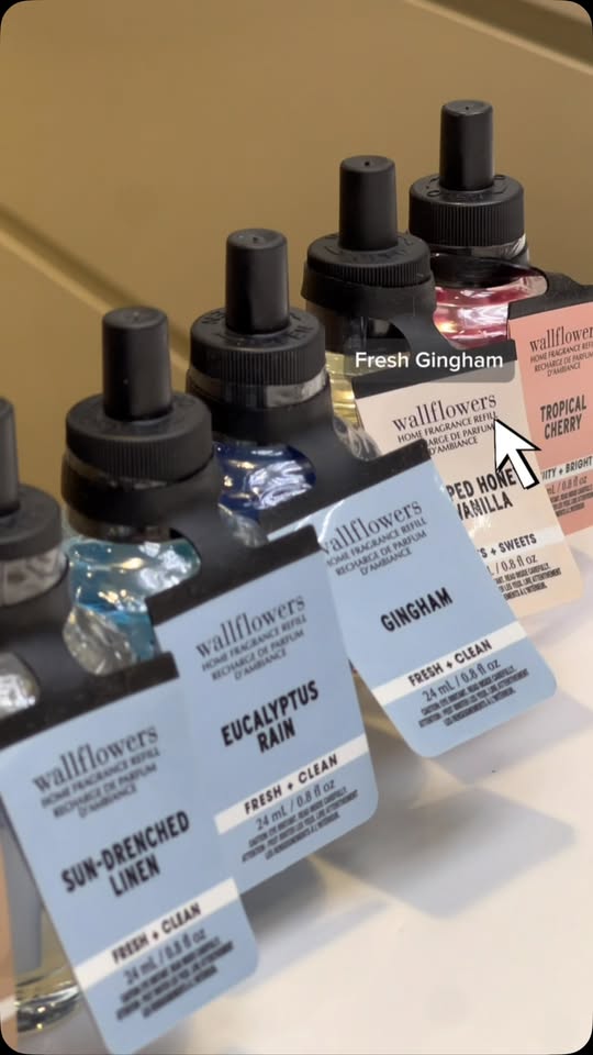 bath & body works — Wallflowers Fragrance Refills available at HK$32 each, online exclusive offer while stocks last.