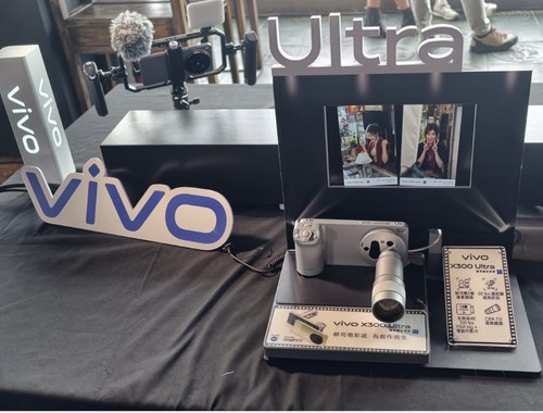 CSL — Pre-order vivo X300 Ultra and receive over HK$4,100 in gifts including a vivo Watch GT, extended warranty, and HK$200 credit.