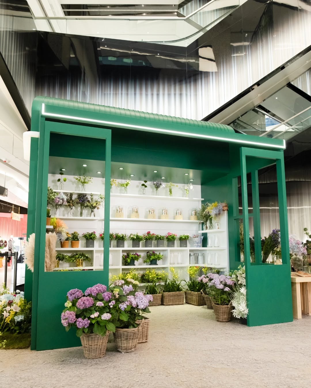 The Twins — May-limited French garden event with weekend workshops. Workshop participation requires HK$800 spend and HK$100 registration fee.