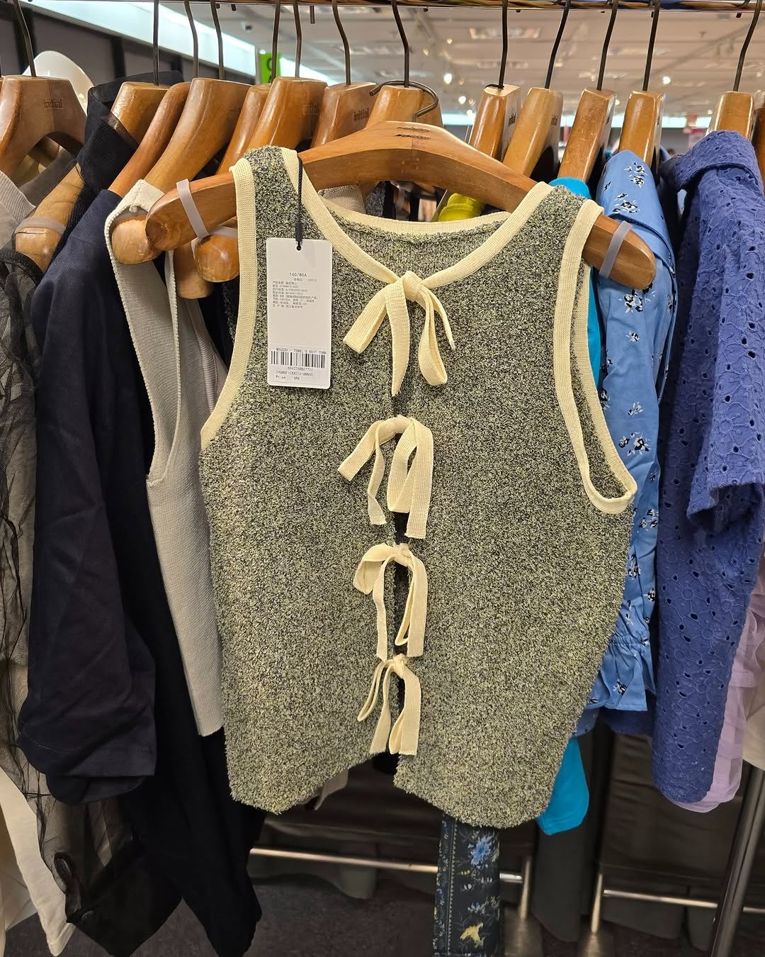 Harbour City Bazaar — Buy 1 item at 60% off, buy 3 items at 80% off. Selected items from Japanese fashion brand MOUSSY as low as HK$100.
