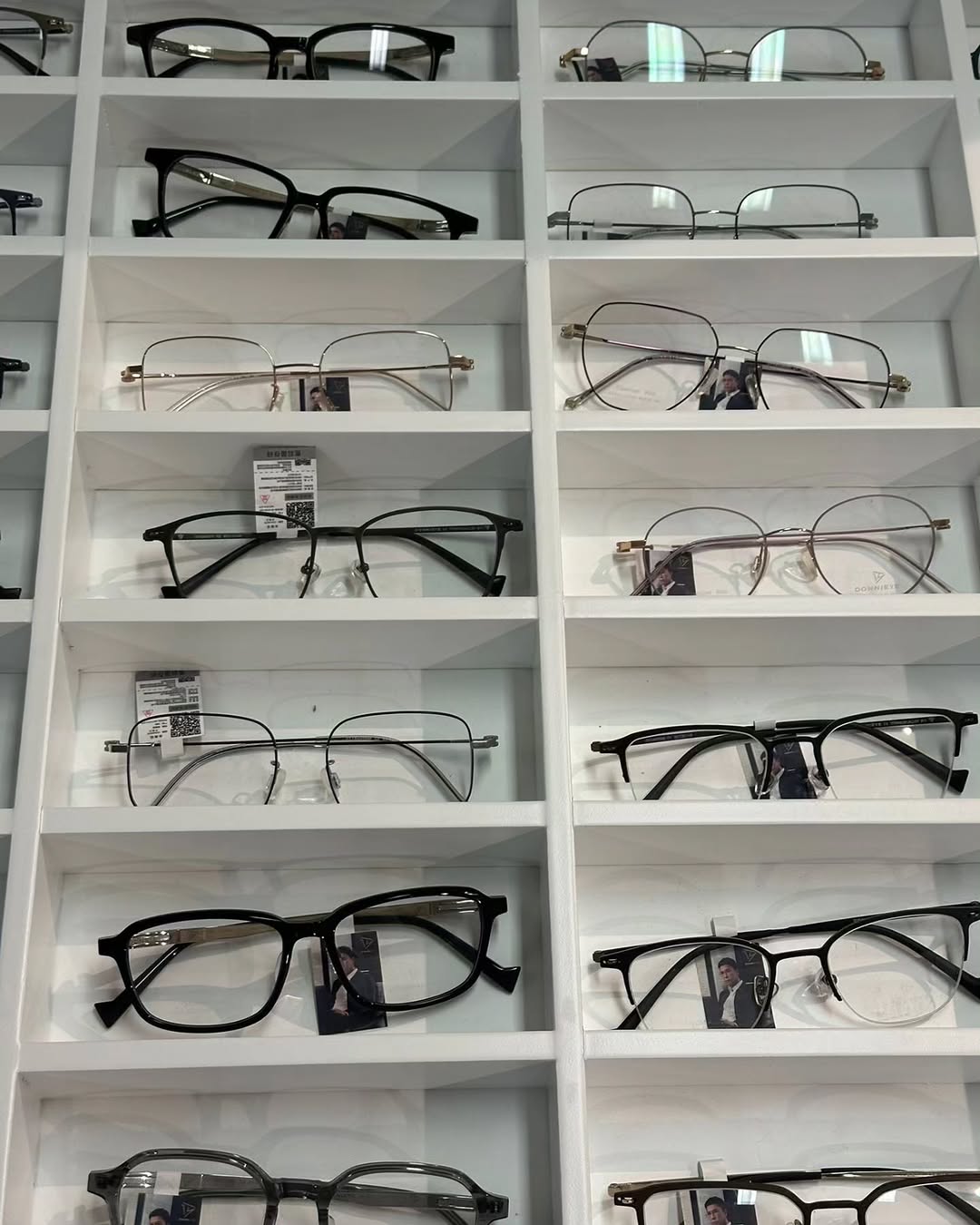 Bazaar (Times Square) — Clearance sale on athletic footwear from Vivobarefoot (from HK$500), NNormal (from HK$750), and Diadora (from HK$200). Eye care services with 20% discount.