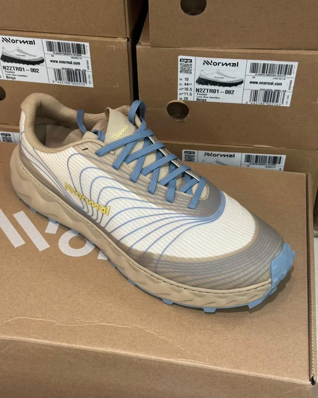 Bazaar (Times Square) — Clearance sale on athletic footwear from Vivobarefoot (from HK$500), NNormal (from HK$750), and Diadora (from HK$200). Eye care services with 20% discount.