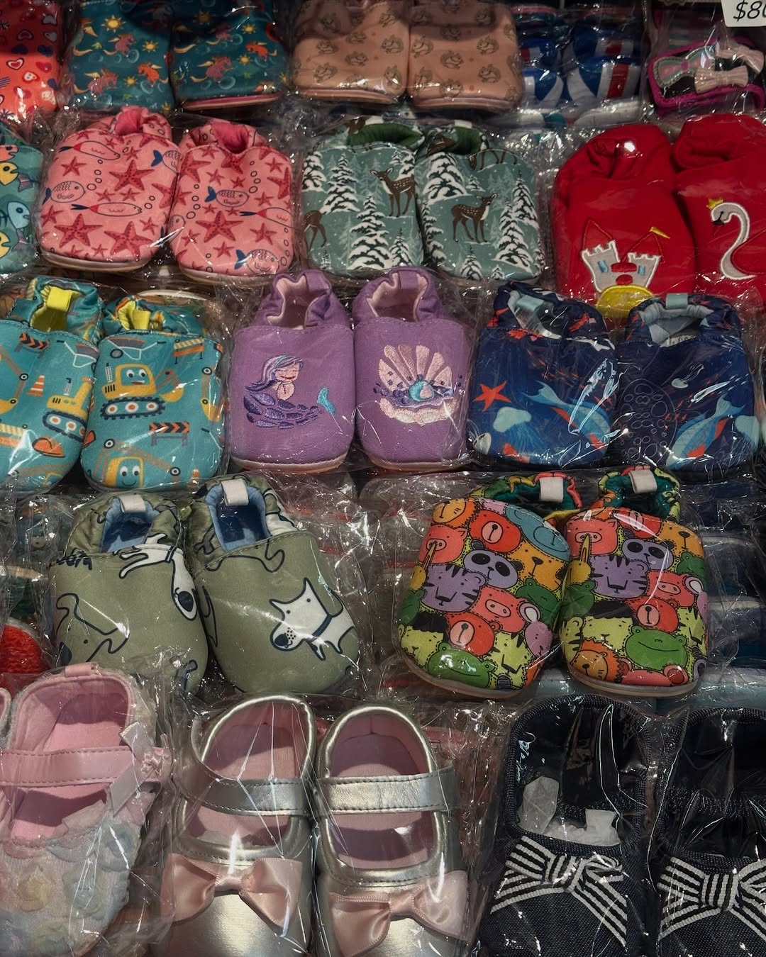 Bazaar (Times Square) — Warehouse sale featuring discounted footwear and apparel from multiple brands, with prices from HK$89 to HK$299.