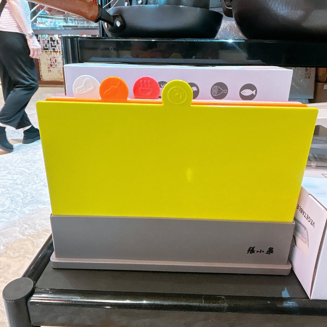 Yue Hwa: Cutting board set reduced from HK$299 to HK$239 per set. Valid until June 21…