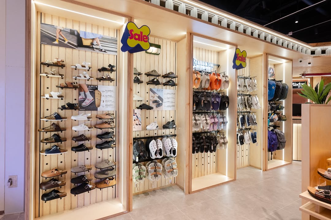 C.P.U. — Opening special: Free gifts with purchases from multiple brands. Herschel free pouch w/ HK$800 spend, JanSport 10% off w/ social follow, Keds free bag w/ HK$400 spend, CEGERO free hat w/ HK$400 spend, Rubber Soul free socks w/ HK$300 spend.