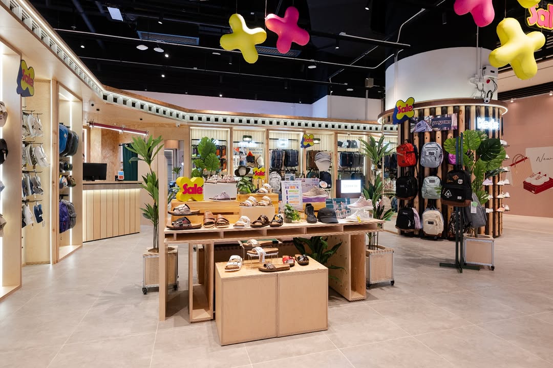 C.P.U. — Opening special: Free gifts with purchases from multiple brands. Herschel free pouch w/ HK$800 spend, JanSport 10% off w/ social follow, Keds free bag w/ HK$400 spend, CEGERO free hat w/ HK$400 spend, Rubber Soul free socks w/ HK$300 spend.