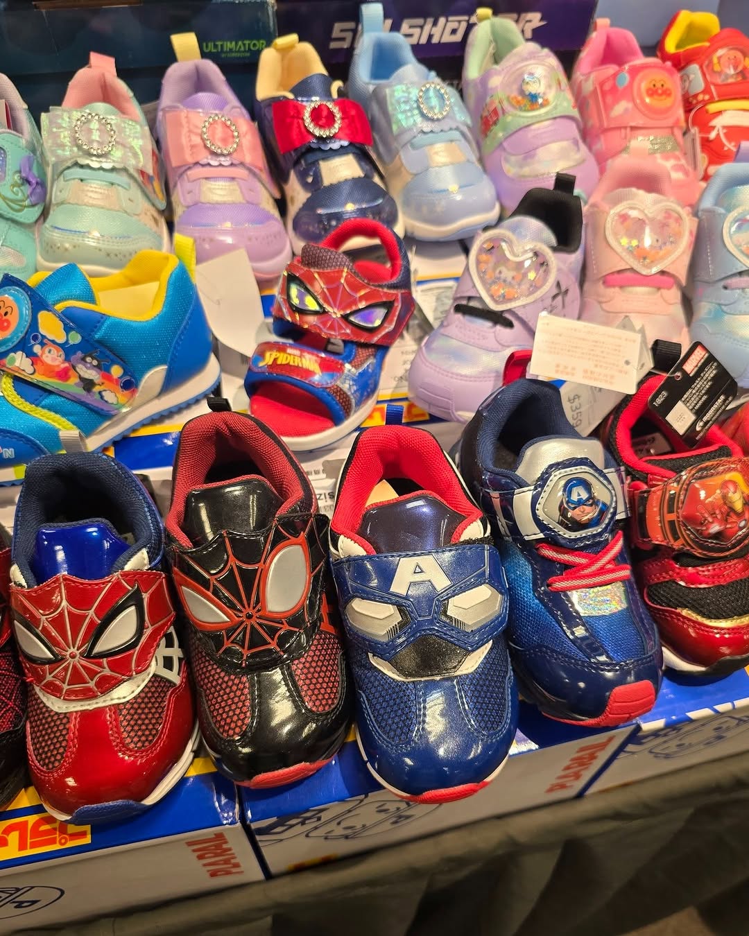 Harbour City Bazaar — Branded fashion warehouse sale with discounted children's shoes from HK$80 and DOUGHNUT apparel at 30% off, with tiered discounts up to 15% off for multiple purchases.