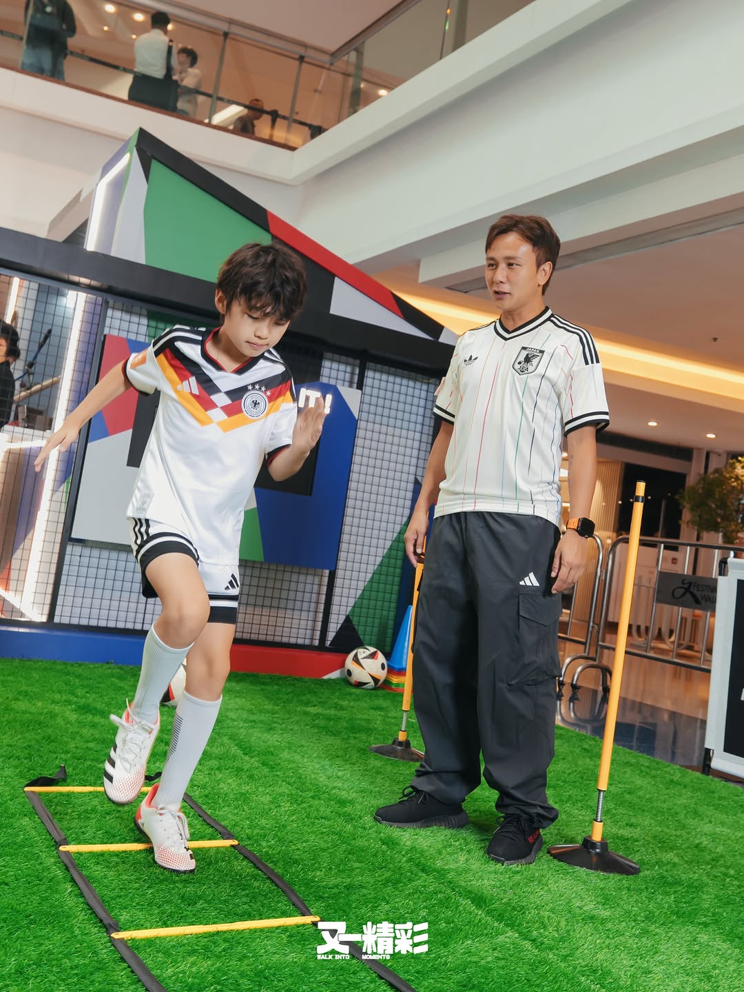 festival walk — My FESTIVAL members redeem 10 points for free entry to a youth football training camp with professional coaches.