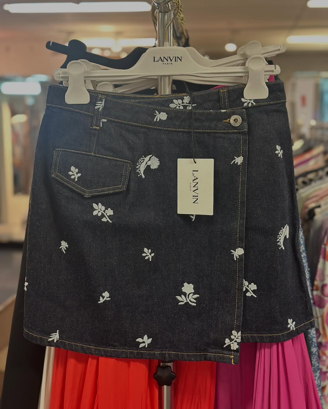 Times Square Bazaar — LANVIN and Wolford warehouse sale with up to 85% off clothing, shoes, hosiery and intimates. Stockings from HK$150 per pair.
