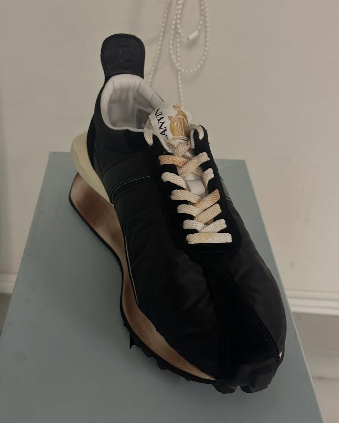 Times Square Bazaar — LANVIN and Wolford warehouse sale with up to 85% off clothing, shoes, hosiery and intimates. Stockings from HK$150 per pair.