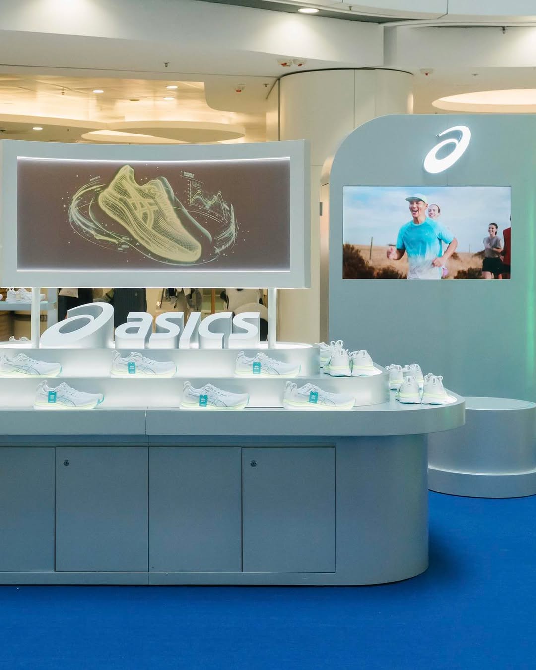 apm — Visit ASICS pop-up at apm for 3D foot analysis, personality test, and chance to win new shoes or prizes by trying GEL-KAYANO 33.