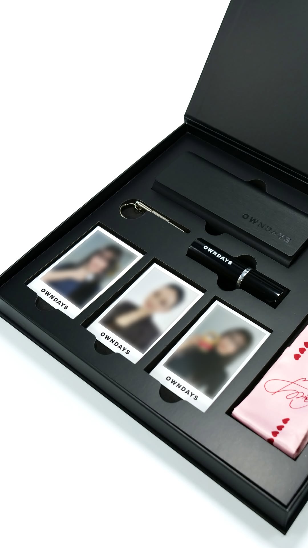owndays — Buy MINNIE's Picks frames or PhotoShade lenses, get 3 exclusive cards free. Spend HK$1,480+ to redeem limited-edition MINNIE gift box (HK$100 value).