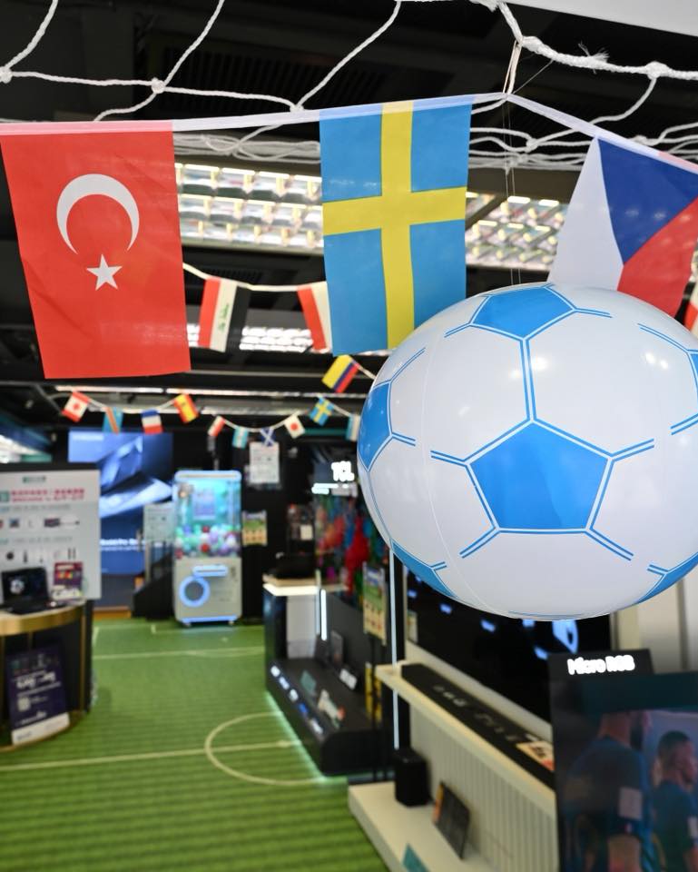 Broadway — Free adidas sports gift with purchase of selected electronics. Weekend gaming tournament with prizes up to HK$1,000.