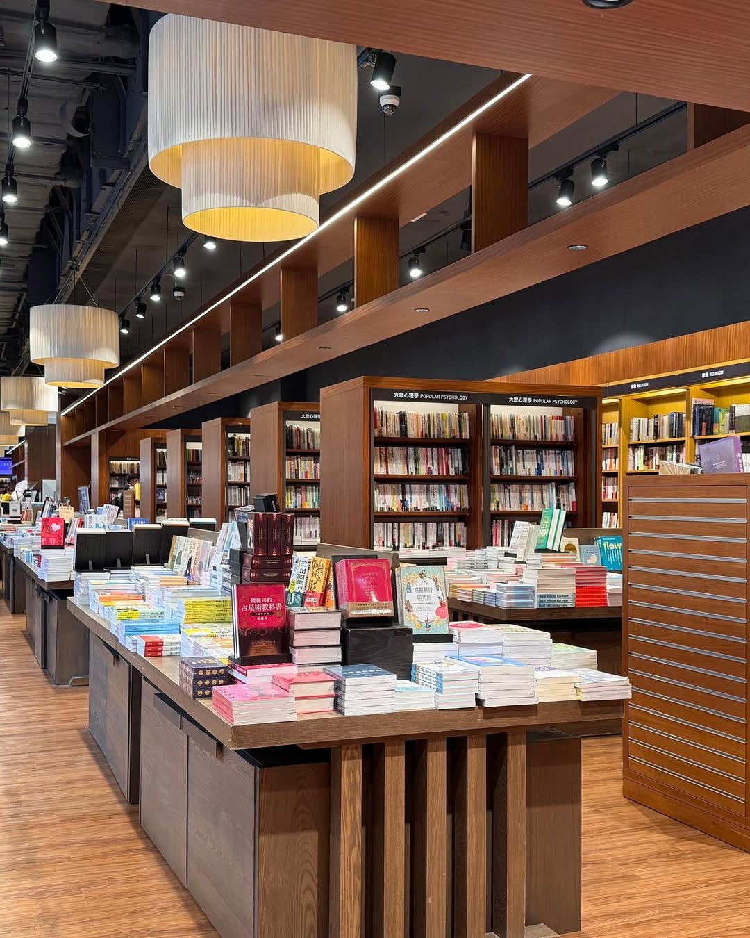 the one — Free opening gifts with purchases: HK$150 spend gets commemorative folder, HK$600 cumulative spend gets bookmark. Members earn 2-3x points.