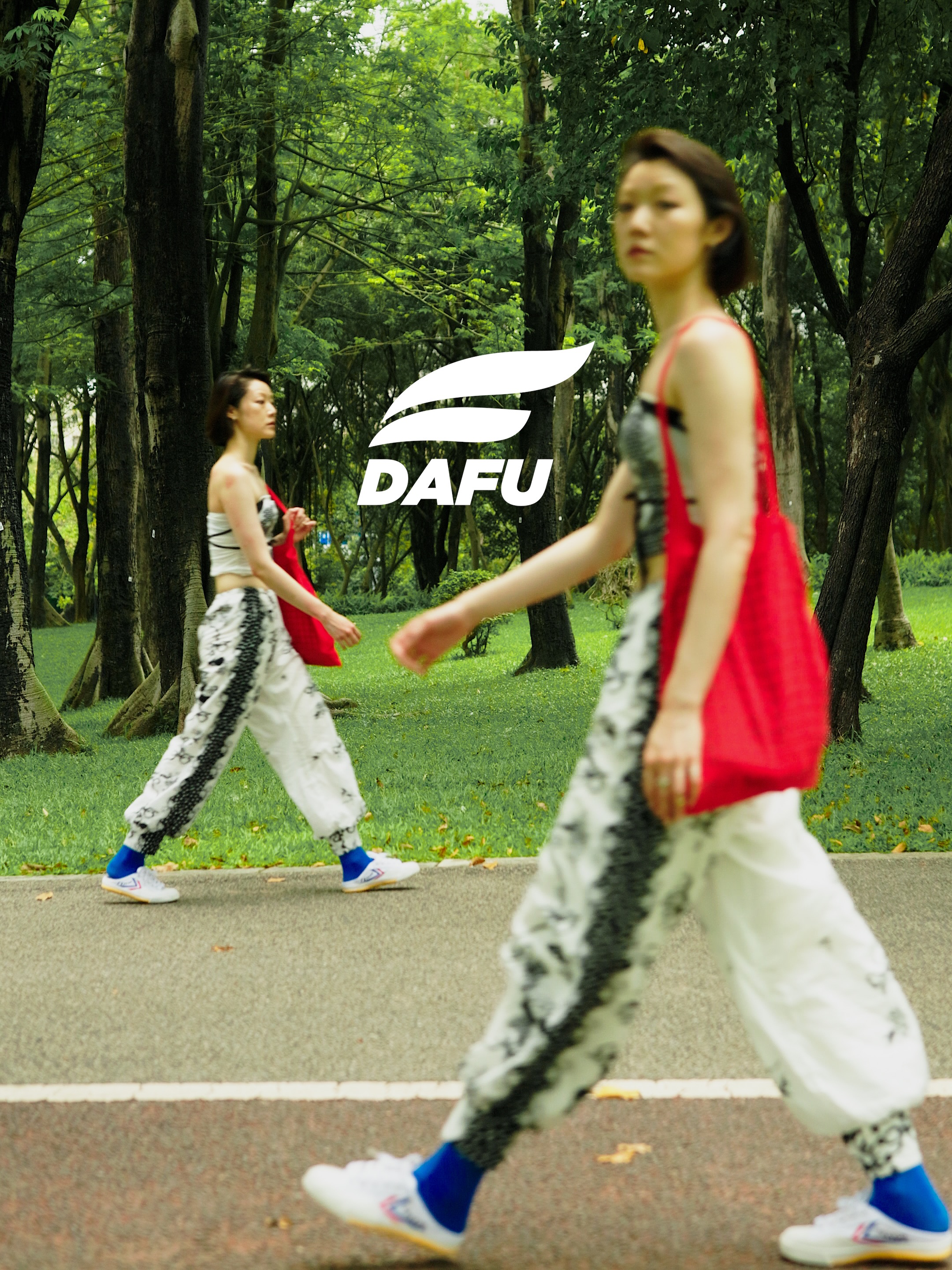 dafu: Free local shipping on Coral White Slippers purchase at HKD $379