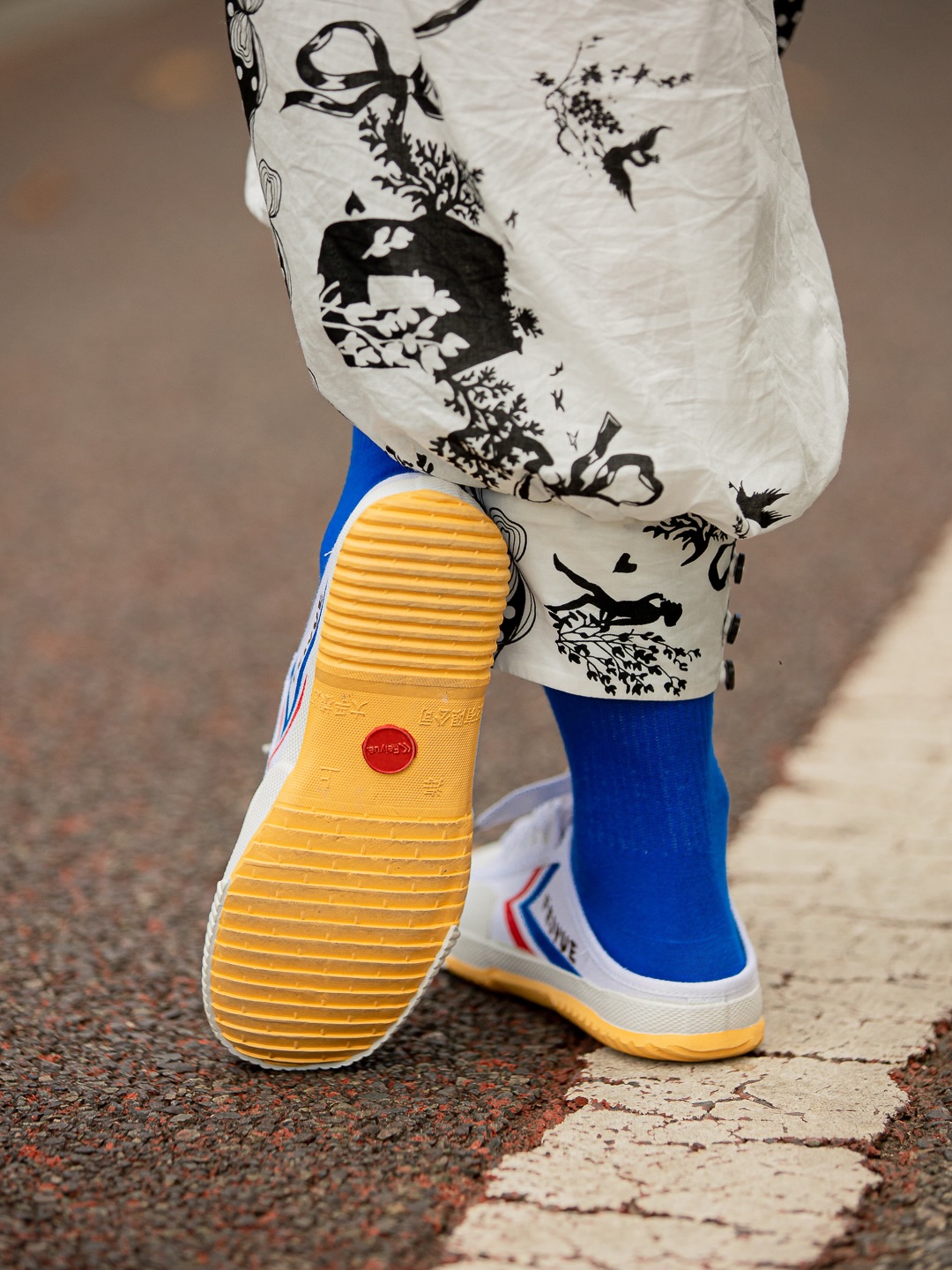 dafu — Free local shipping on Coral White Slippers purchase at HKD $379.