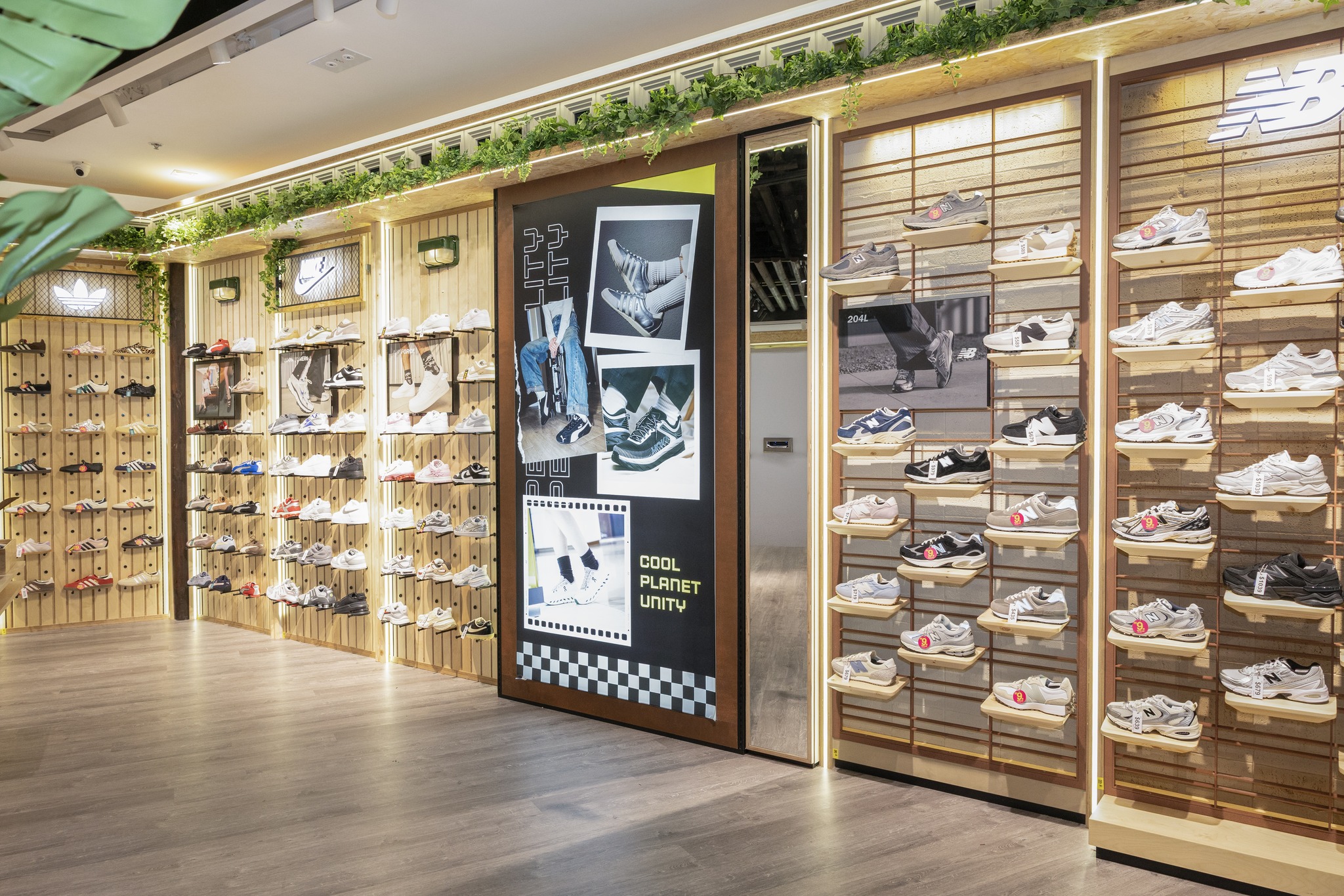C.P.U. — Grand opening offers: double loyalty points for elite members, free charcoal shoe inserts with HK$688+ spend, free keychain with HK$500 Hellolulu purchase.