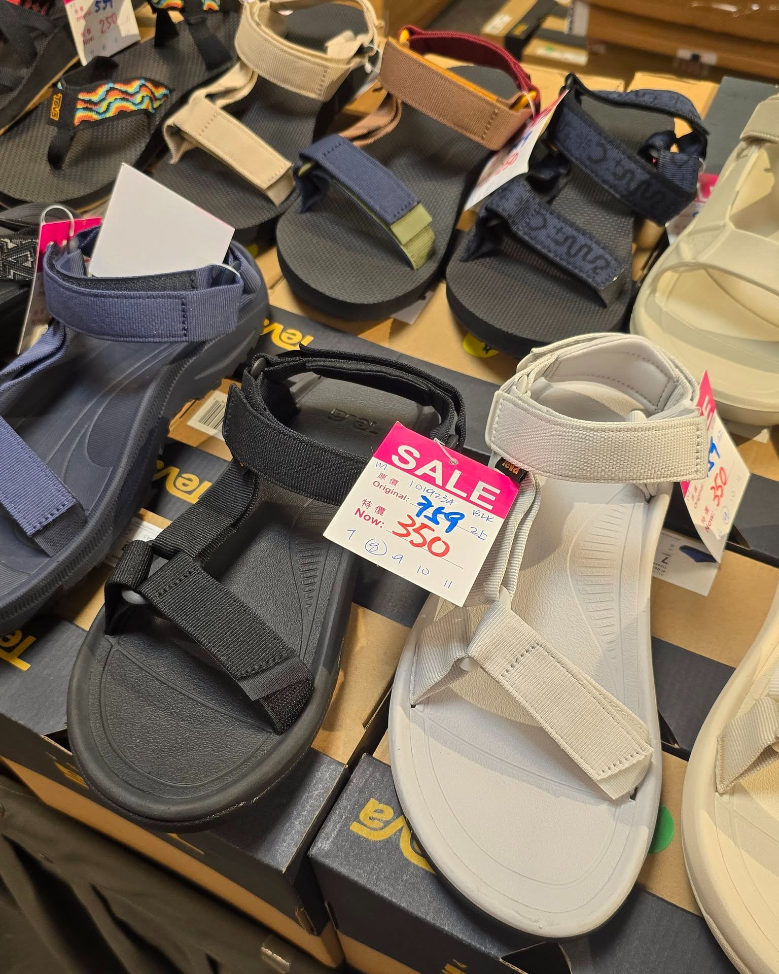 Harbour City Bazaar — Spend HK$500 or more on Crocs, Teva, or Rockport footwear and save HK$50.