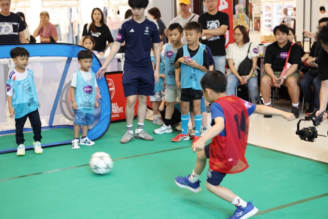 Mikiki — Spend HK$600 across designated sports and supermarket merchants to earn a free gift pack (HK$20 Yata voucher + beverage). Up to 2 separate merchant receipts qualify.