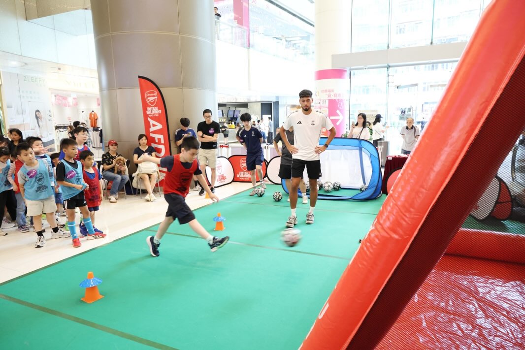 Mikiki — Spend HK$600 across designated sports and supermarket merchants to earn a free gift pack (HK$20 Yata voucher + beverage). Up to 2 separate merchant receipts qualify.