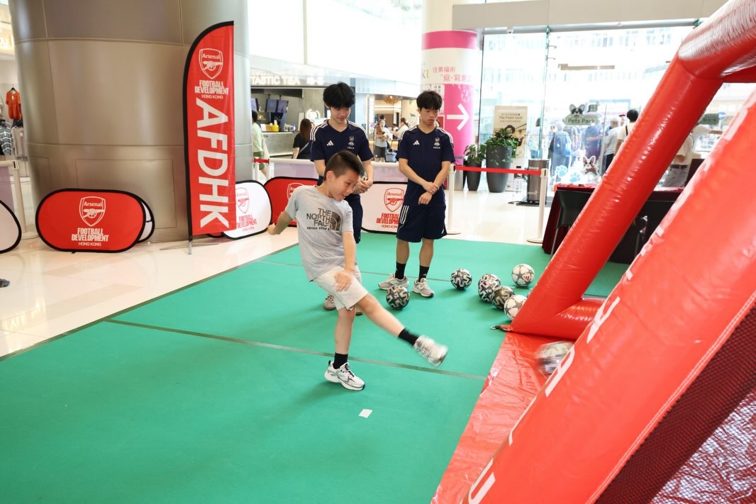 Mikiki — Spend HK$600 across designated sports and supermarket merchants to earn a free gift pack (HK$20 Yata voucher + beverage). Up to 2 separate merchant receipts qualify.
