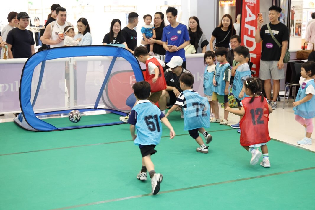 Mikiki — Spend HK$600 across designated sports and supermarket merchants to earn a free gift pack (HK$20 Yata voucher + beverage). Up to 2 separate merchant receipts qualify.