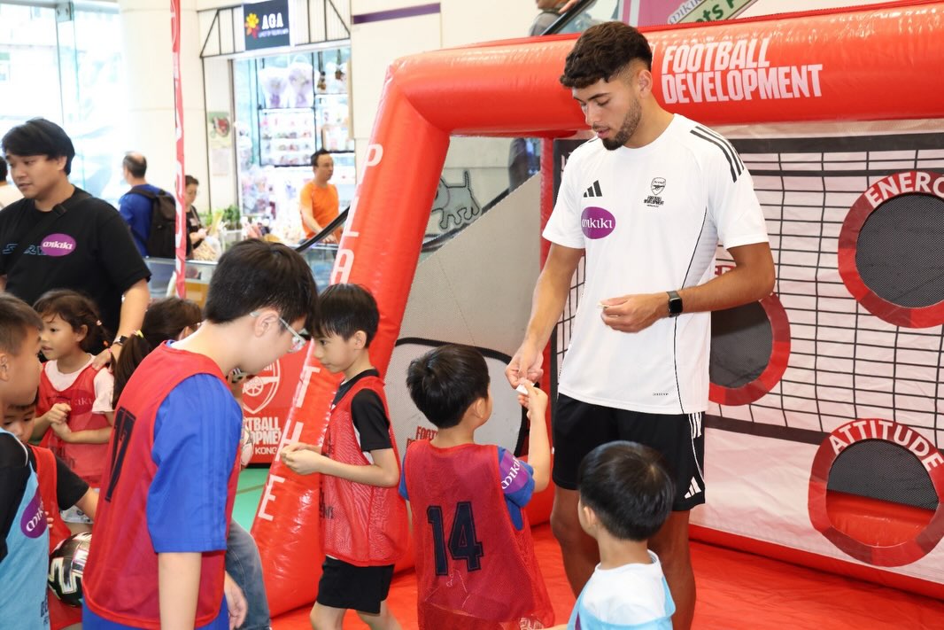 Mikiki — Spend HK$600 across designated sports and supermarket merchants to earn a free gift pack (HK$20 Yata voucher + beverage). Up to 2 separate merchant receipts qualify.