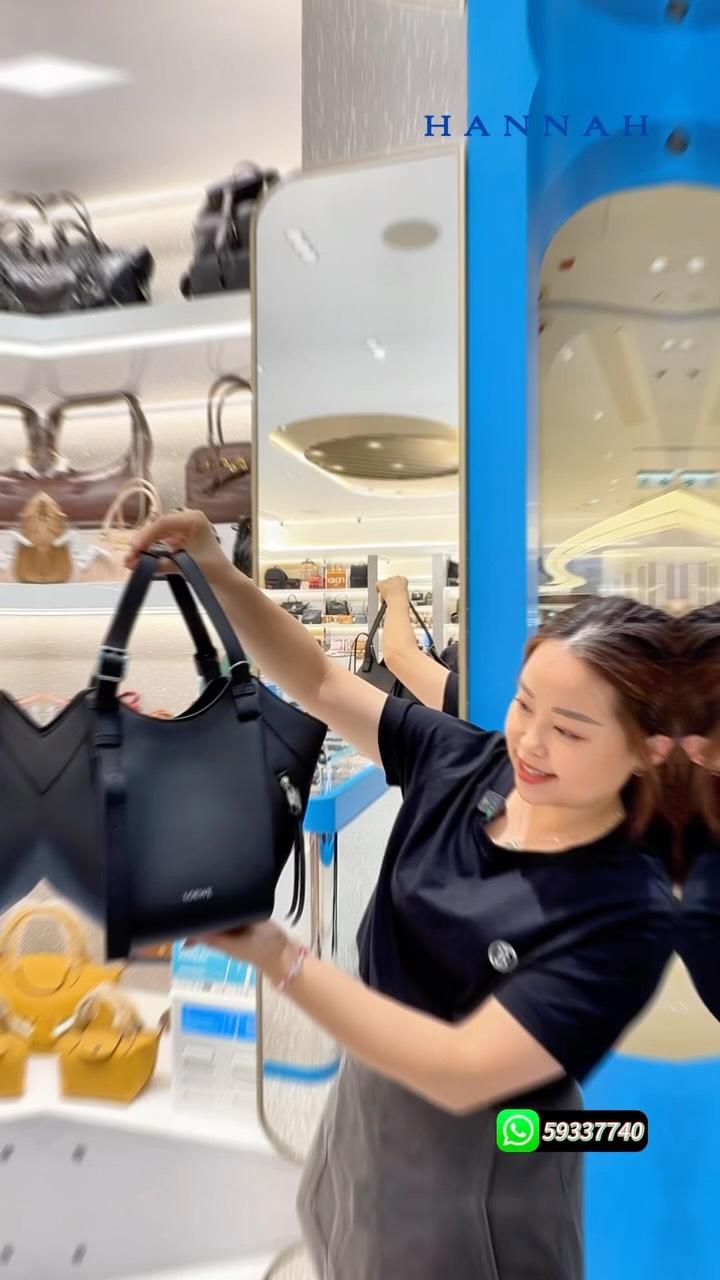 hannah — LOEWE Hammock Flip Bag reduced from HK$28,850 to HK$23,657, saving HK$5,193.