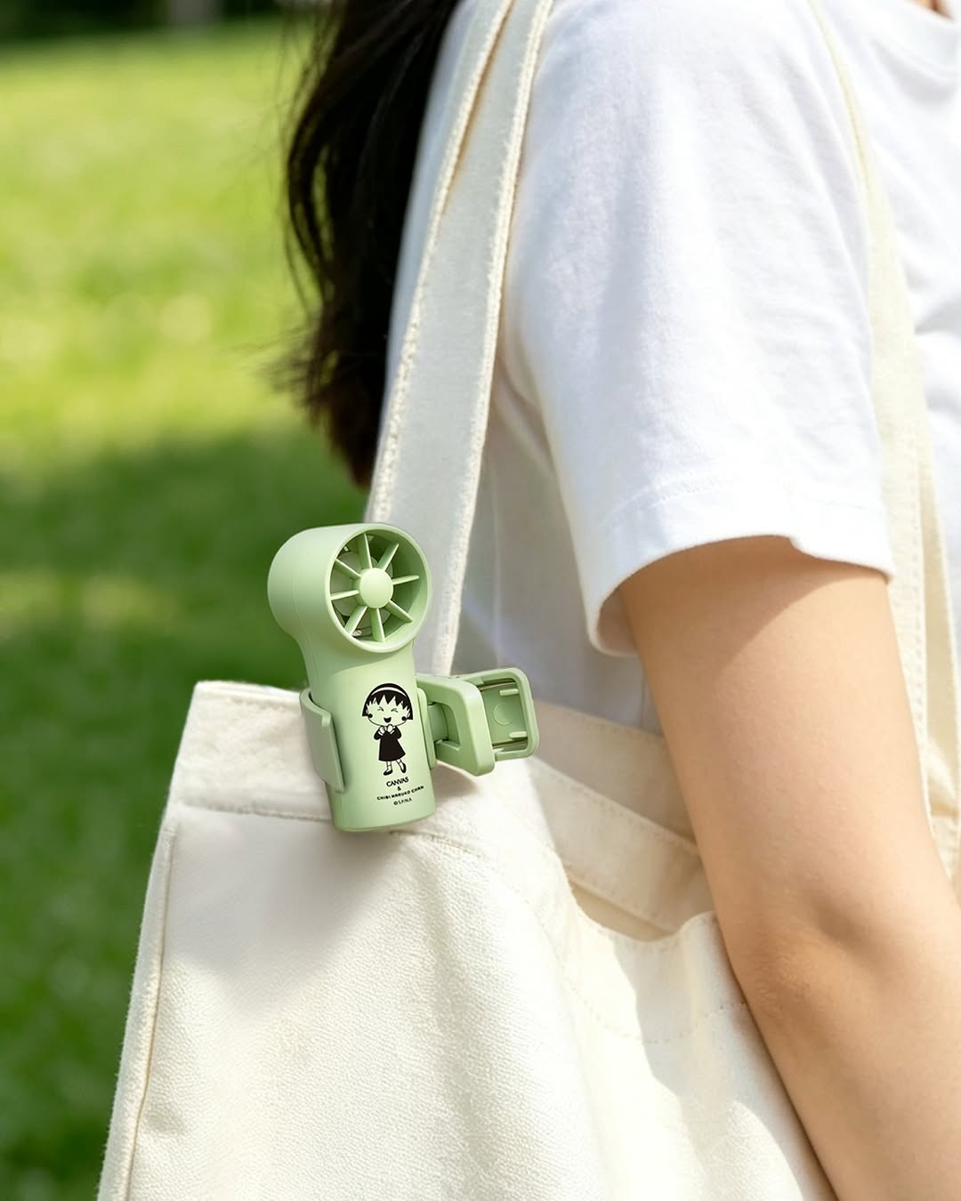 canvas: Free summer hand fan with purchases over HK$380