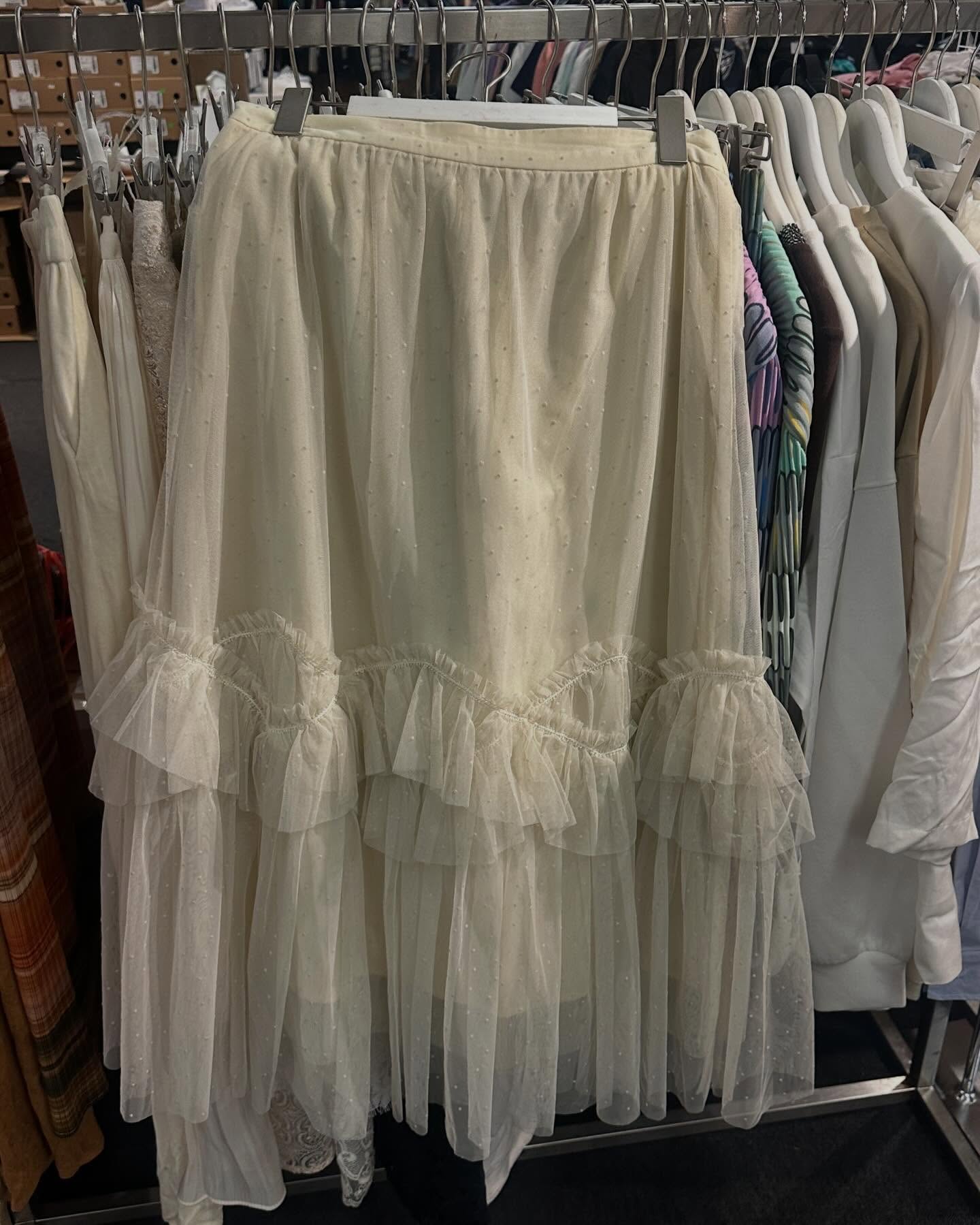 Times Square Bazaar — Sports and leisure wear sale with selected items up to 60% off. Featured items include women's clothing from $699, umbrellas at $139, scarves from 40% off, and men's/women's shoes from $299.