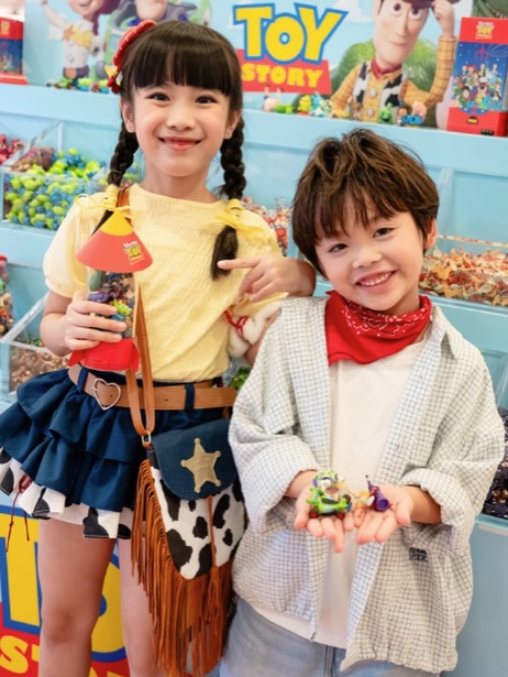 Harbour City — Present your Toy Story 5 Experience Guide at participating merchants to enjoy limited-time shopping privileges and exclusive discounts.