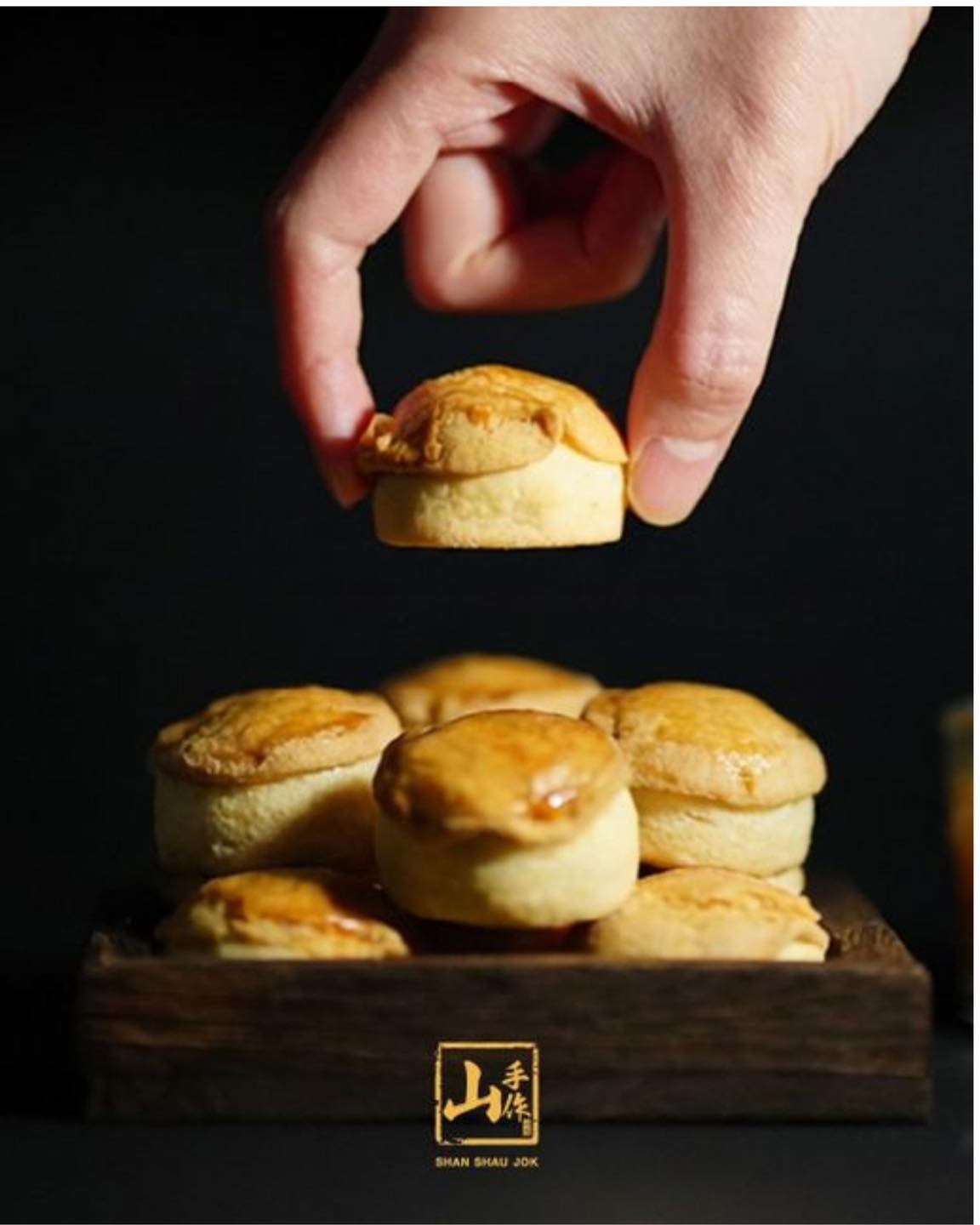 lee tung avenue — Every weekend this summer, get HK$50 dining + HK$50 shopping coupons via app. Plus earn 5× member points on weekend spending; redeem 500 points for HK$100 voucher.
