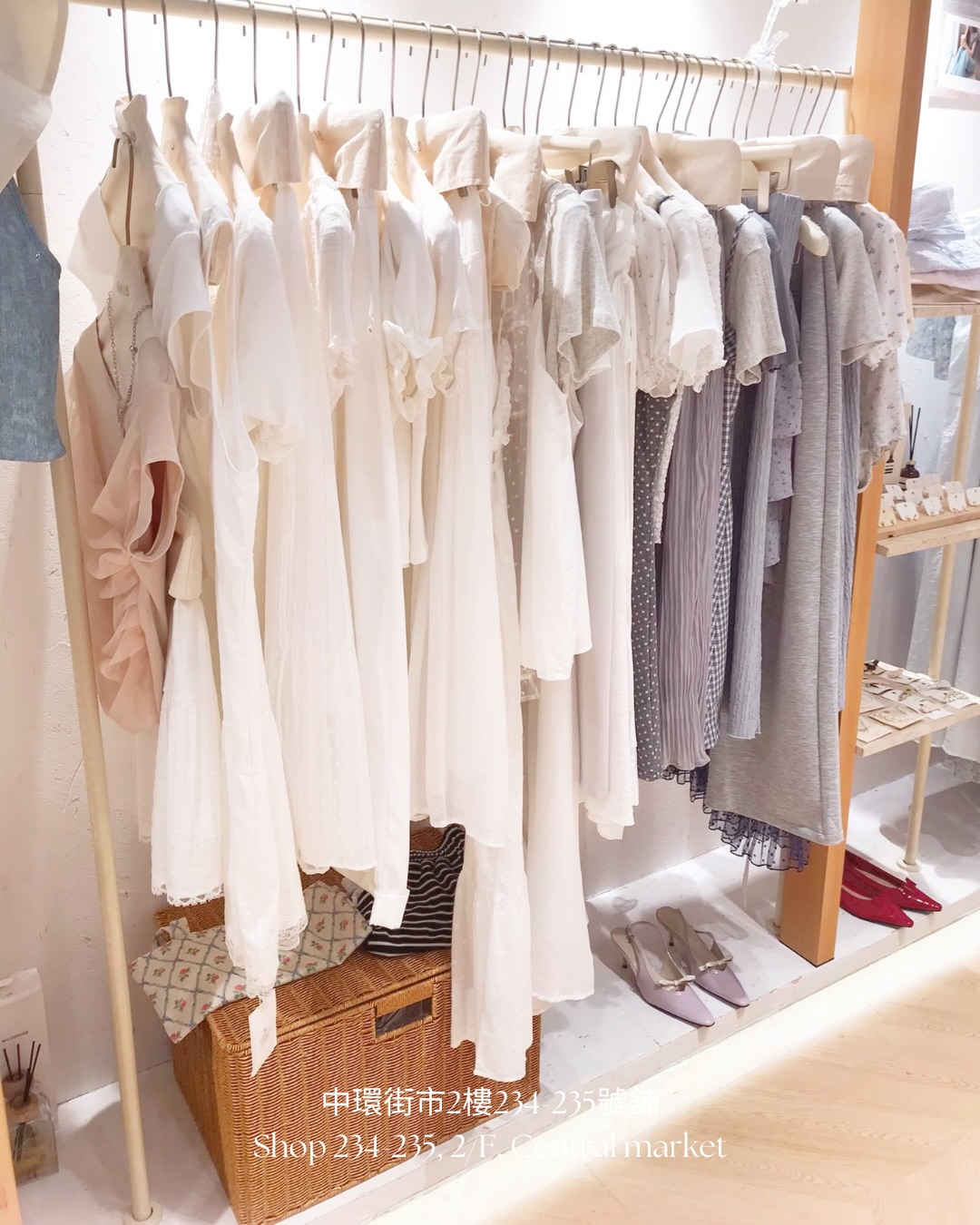 Hello Milk Tee — Buy multiple pieces for tiered discounts: 10% off 2pcs, 12% off 3pcs, 15% off 5pcs. Free shipping on HK$300+ orders.