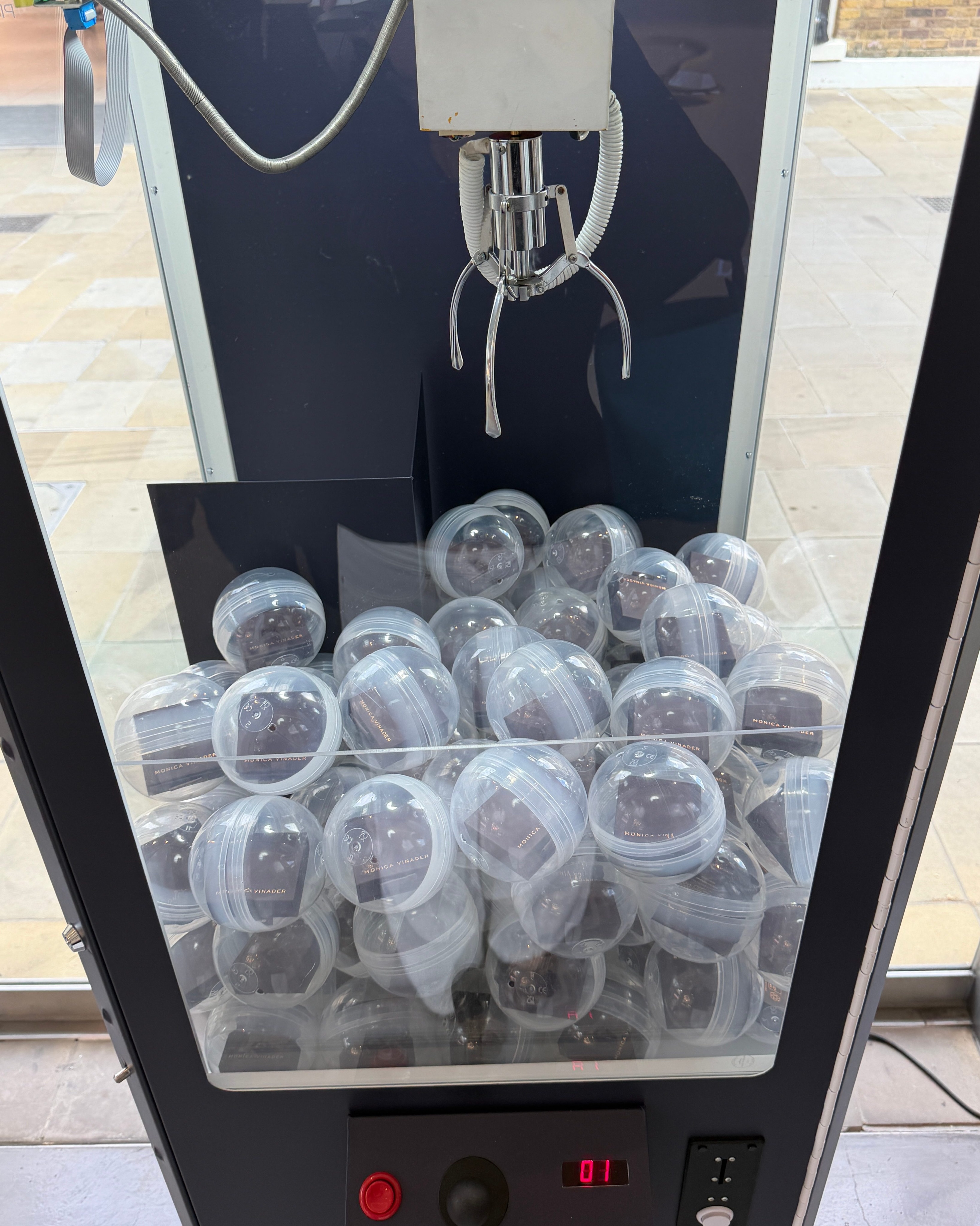 monica vinader — Visit claw machine at Soho New York and Fashion Island stores this weekend. Spend up to $250+ for a chance to win prizes including Signature Link Diamond Slim Bangle.