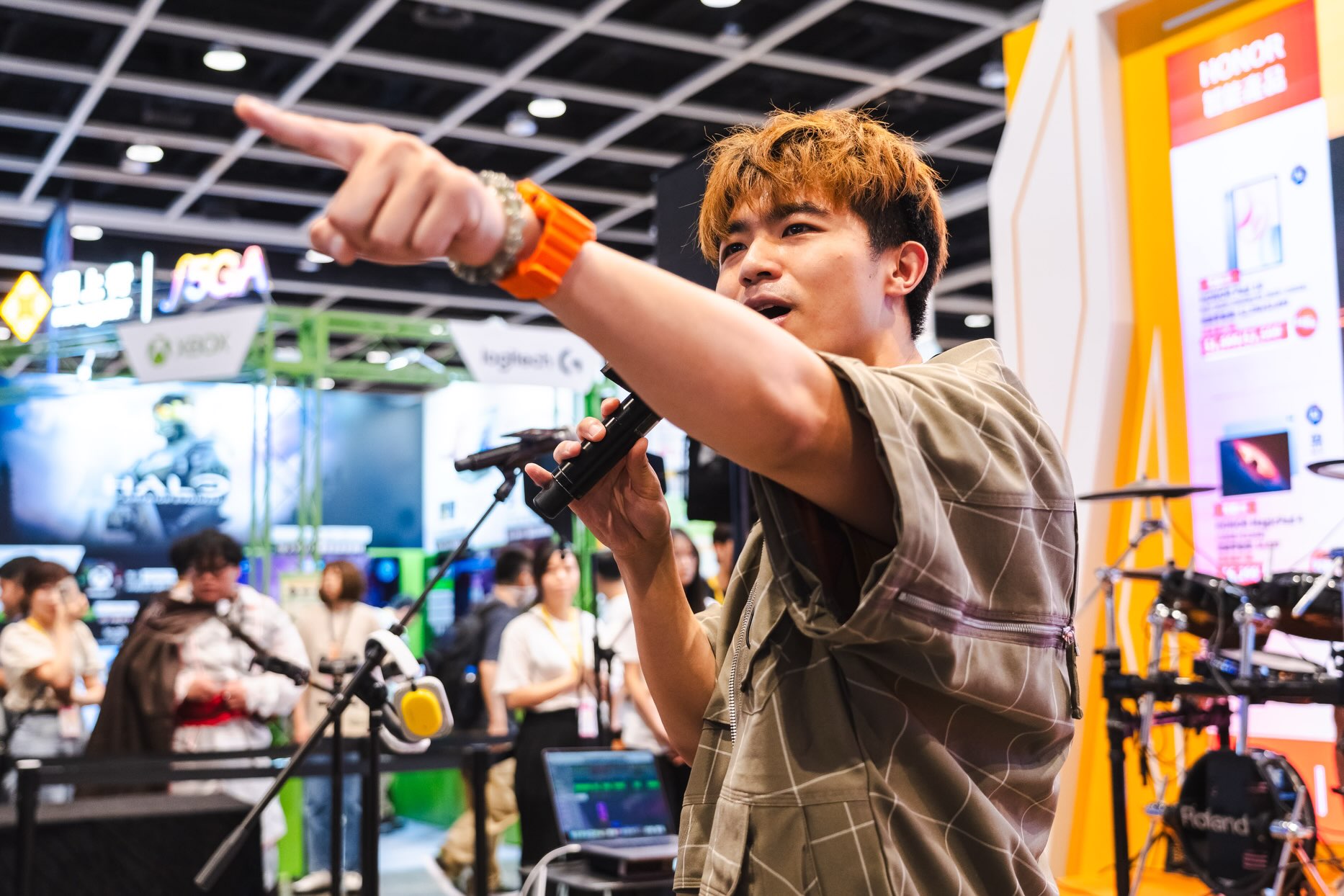 CSL — Event-exclusive AR Lens registration offers free beauty samples and discount voucher. AI Store deals up to 80% off on select products.