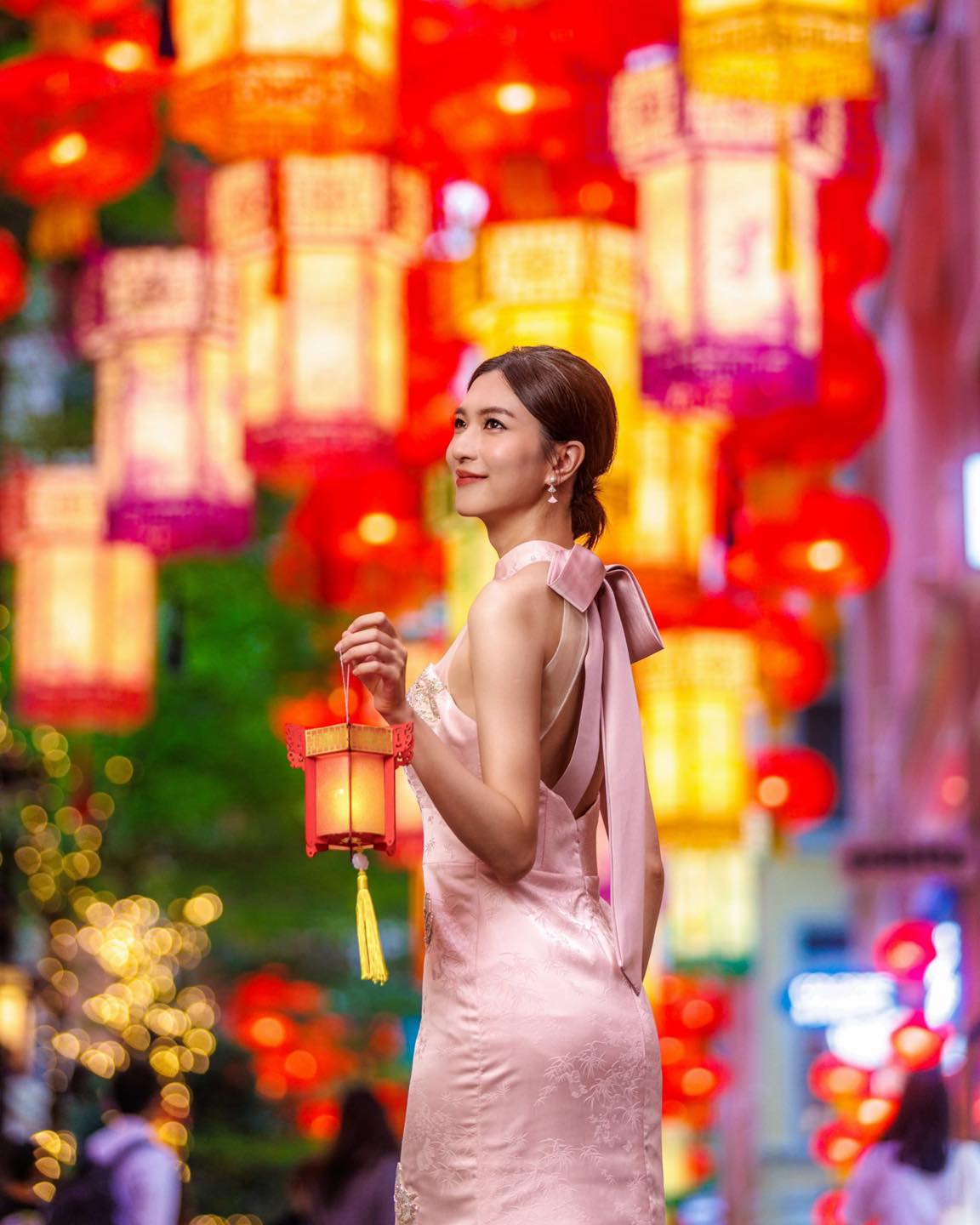 Free DIY mini palace lantern kit with HK$300 spend on the same day. Mid-Autumn Festival workshop event.
