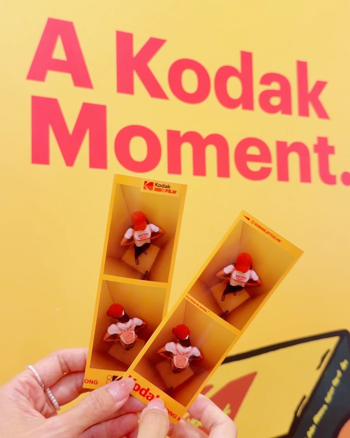 Spend HK$800 or above in-store to enjoy complimentary photo booth experience at KODAK Apparel.