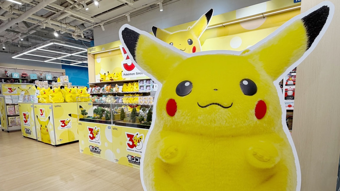 toys'r'us — Spend HKD$120 on TAKARA TOMY Pokémon products, get free sticker; spend HKD$150, get free Moncolle Charizard X figure.