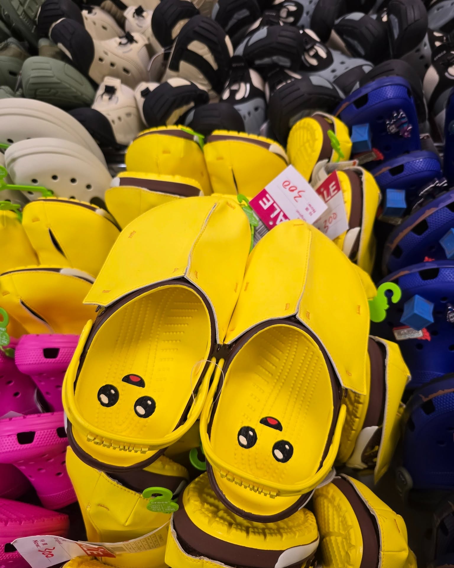 Harbour City Bazaar — Spend HK$500 on selected shoes (Crocs, Teva, Rockport, UGG) and get HK$50 off.