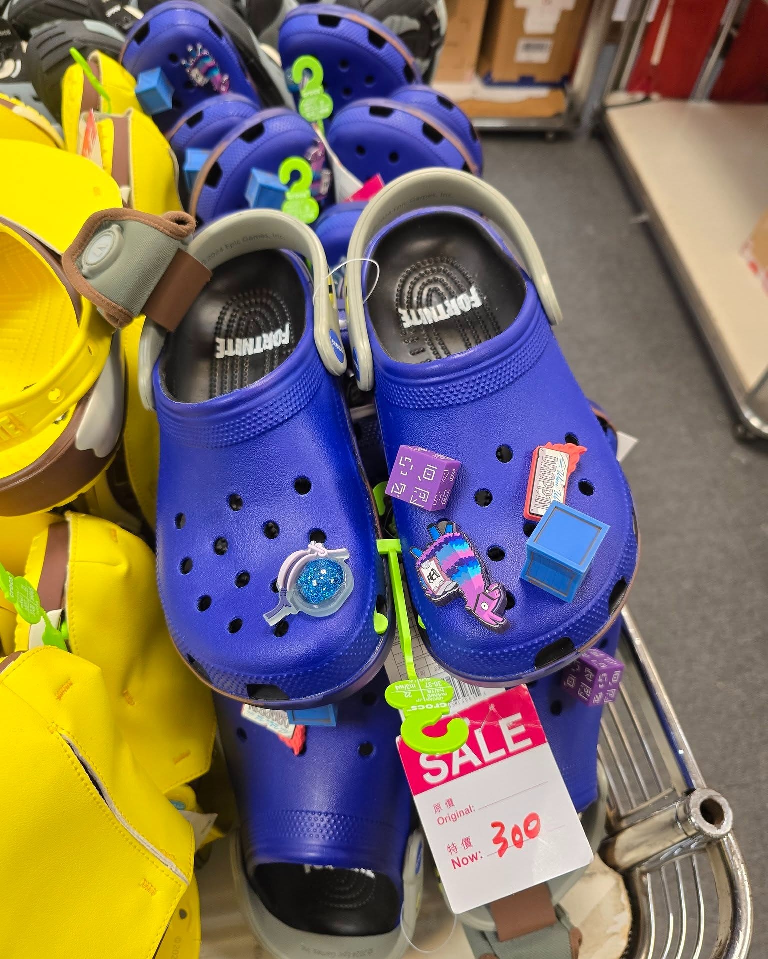 Harbour City Bazaar — Spend HK$500 on selected shoes (Crocs, Teva, Rockport, UGG) and get HK$50 off.