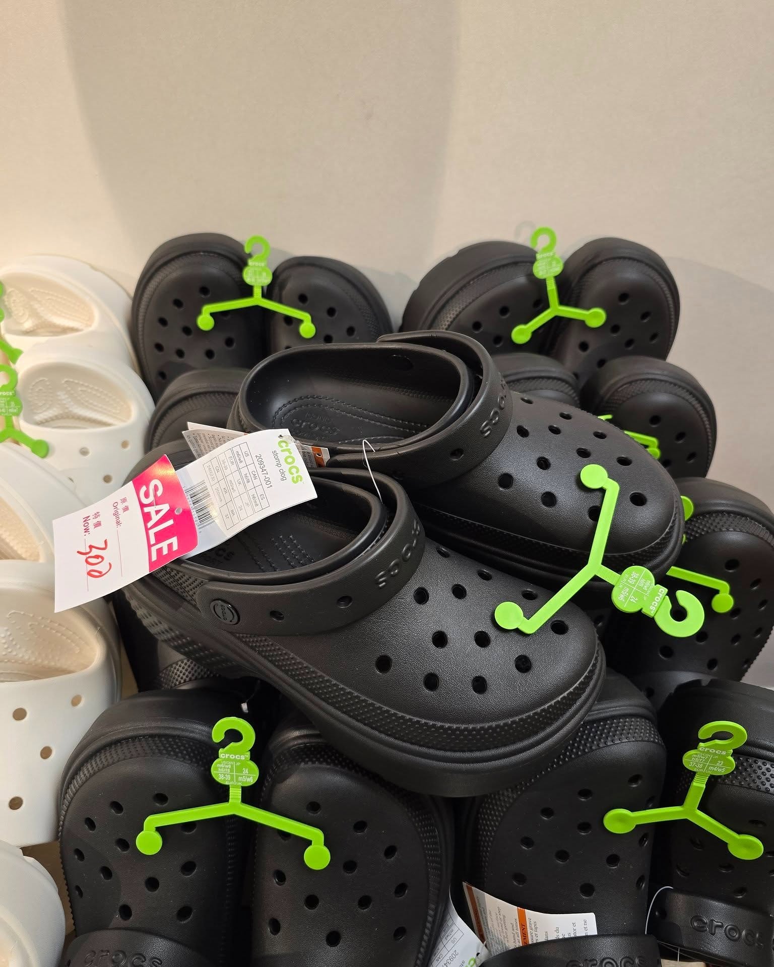 Harbour City Bazaar — Spend HK$500 on selected shoes (Crocs, Teva, Rockport, UGG) and get HK$50 off.