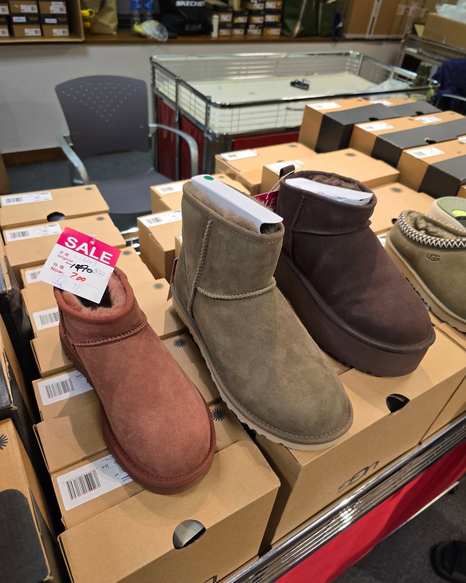 Harbour City Bazaar — Spend HK$500 on selected shoes (Crocs, Teva, Rockport, UGG) and get HK$50 off.