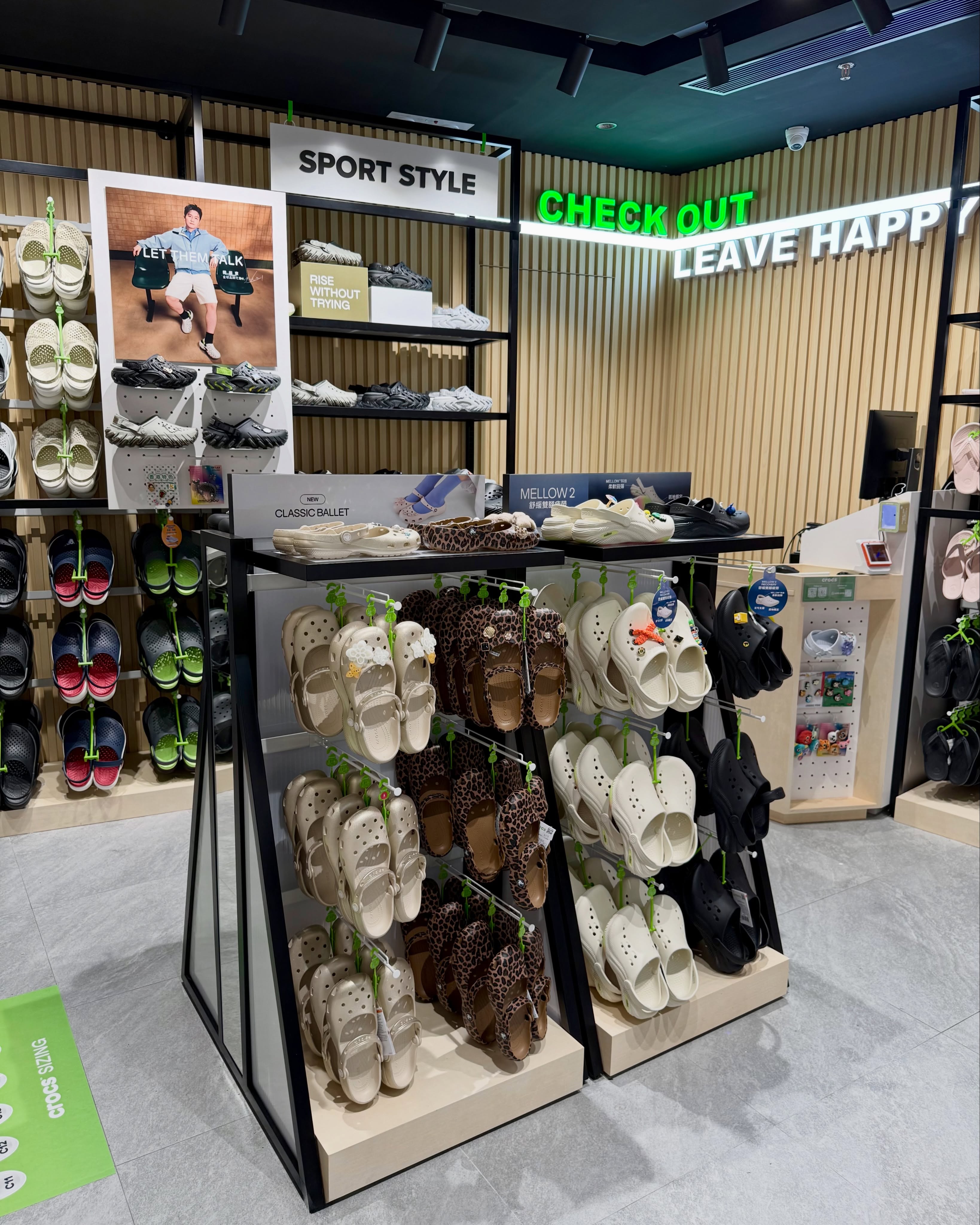 Crocs — Store opening offers: free Crocs keychain with HK$600 spend, Jibbitz bundle deals (buy 5 get 2, buy 8 get 4, buy 10 get 5), free Jibbitz with full-price shoe purchase.