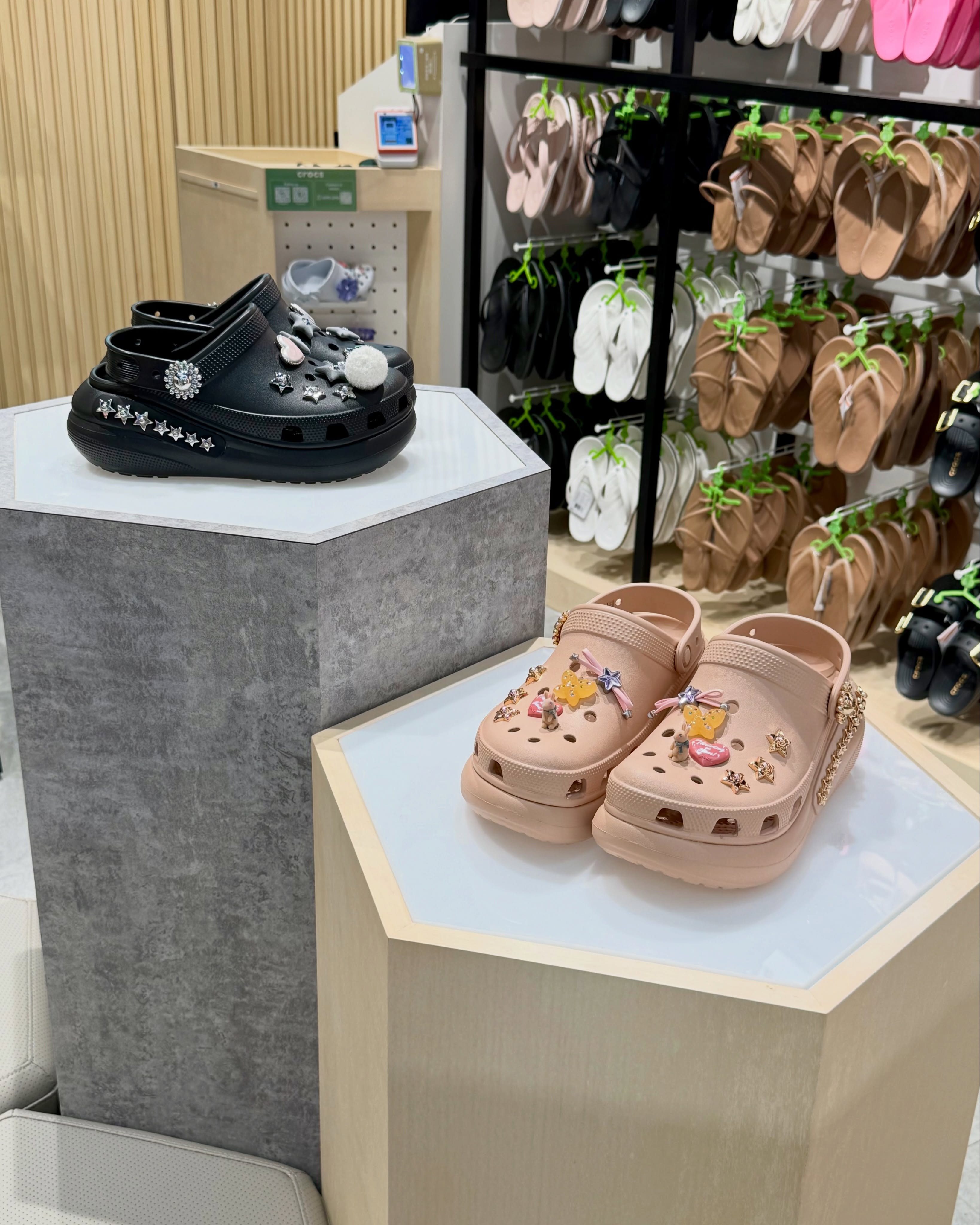 Crocs — Store opening offers: free Crocs keychain with HK$600 spend, Jibbitz bundle deals (buy 5 get 2, buy 8 get 4, buy 10 get 5), free Jibbitz with full-price shoe purchase.