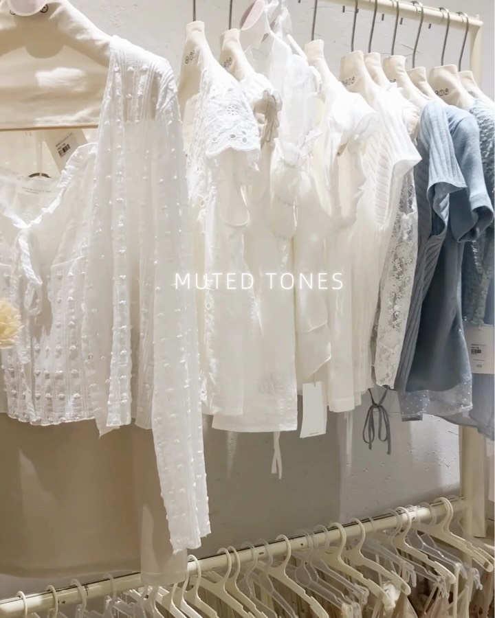 Hello Milk Tee — Buy 2 items get 10% off, 3 items get 12% off, or 5 items get 15% off. Free Hong Kong/Macau shipping on orders over HK$300.